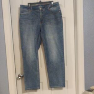 Time and Tru Women's Straight Leg Blue Jeans. Stretchy and Comfortable. New.